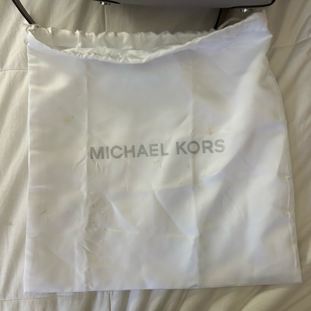 🎉 Host Pick 🎉 Michael Kors Gray Leather Tote Bag - Picture 8 of 12